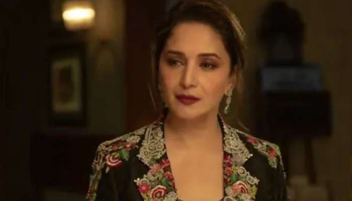 चित्रपटातील &#039;त्या&#039; किसींग सीननंतर Madhuri Dixit ला झाला होता पश्चाताप, घेतला मोठा निर्णय