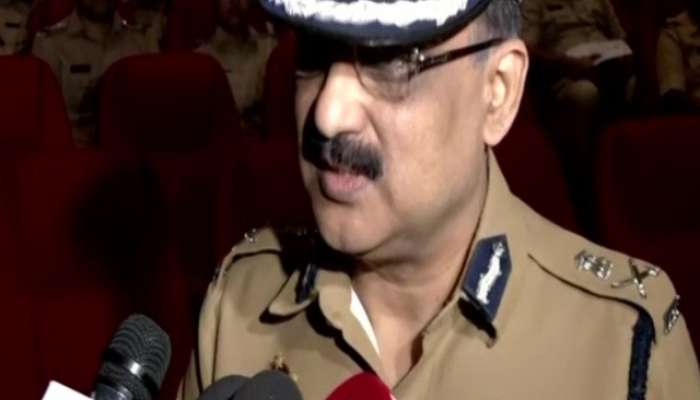 What is the salary of Mumbai Police Commissioner