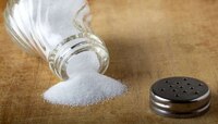 Kitchen Tips : जेवणात मीठ जास्त झालंय? मग गोंधळून जाऊ नका, करा 'हे' सोपे उपाय