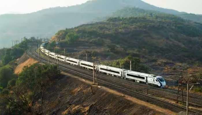 कोकण रेल्वे मार्गावर आजपासून वंदे भारत सेमी-हाय-स्पीड ट्रेन ?