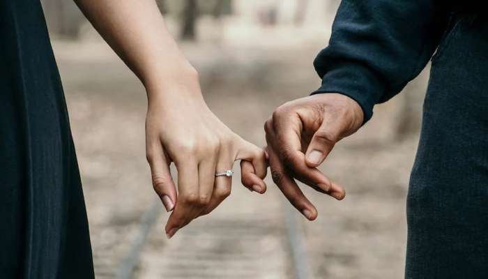 Relationship : या 5 कारणांमुळे तुम्ही स्वत:च्या गरजा जोडीदाराला सांगण्यास ठरता अपयशी