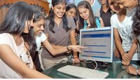 HSC Results : आज आज बारावीचा निकाल, दुपारी 2 वाजता 'इथे' पाहता येईल Result 
