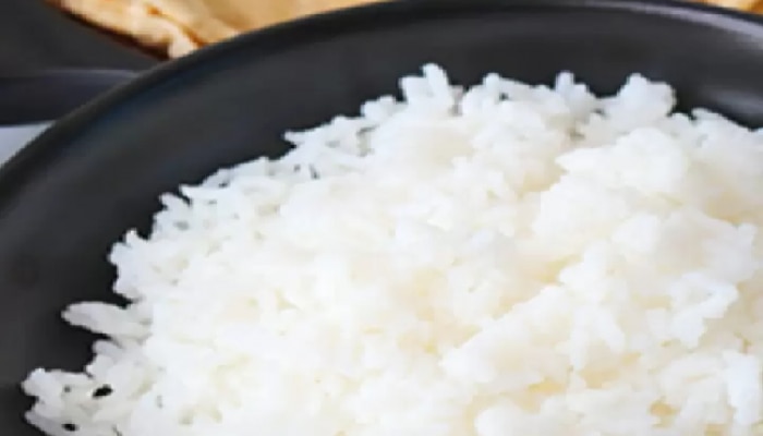 Weight Loss : चपाती की भात? वजन घटवण्यासाठी डाएटमध्ये कशाचा कराल समावेश?