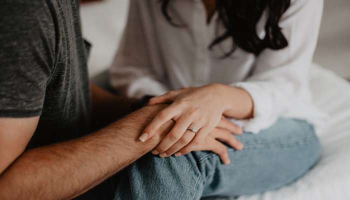 तीन मुलांच्या आईने अंधाराचा फायदा घेत दीरासोबत....; सकाळी उठून पाहिल्यावर कुटुंब हादरलं