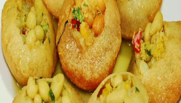PaniPuri खाण्याचे शौकीन असाल तर मुंबईतील या ठिकाणांना नक्की भेट द्या! 