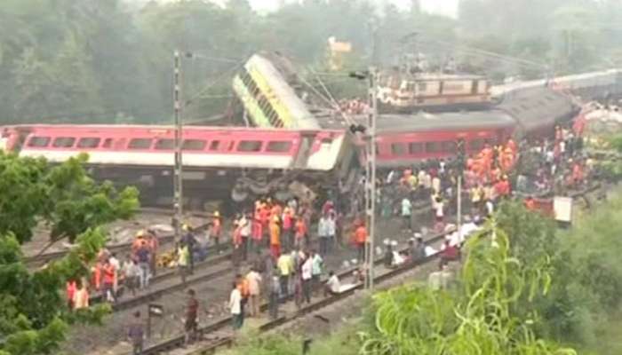 Odisha Train Accident : ओडिशा रेल्वे अपघाताचे वेदनादायक आणि भीषण वास्तव्य, आरडाओरडा...एकमेकांवर पडलेले लोक 
