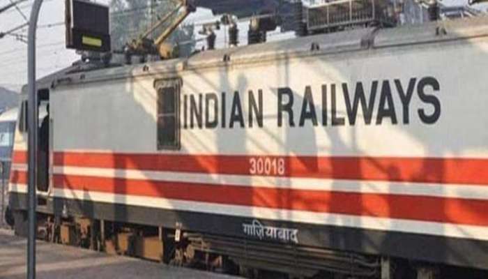 दारू तस्करांना सोडवण्यासाठी एक्सप्रेसवर तुफान दगडफेक, अनेक प्रवासी जखमी
