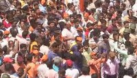 कोल्हापुरातील हिंदुत्ववादी संघटनांच्या आंदोलनात धक्काबुक्की