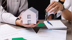 पत्नीसोबत Joint Home Loan घेण्याचे फायदे अनेक; पाहून आताच घ्याल घर खरेदीचा निर्णय 