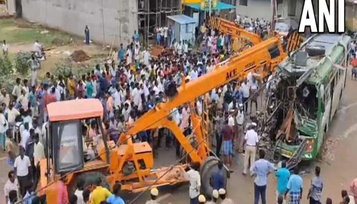 दोन बसची समोरासमोर धडक! चौघांचा मृत्यू, 70 जखमी; पाहा Video