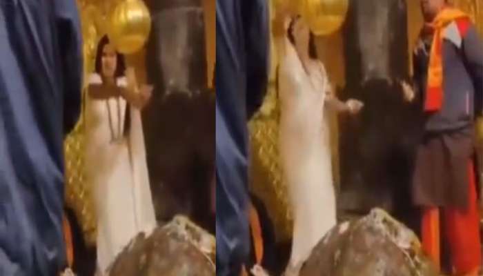 धक्कादायक! केदारनाथ मंदिरात महिलेने पुजाऱ्यासमोरच उधळलं नोटांचे बंडल; Video Viral