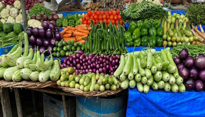 Vegetable Price Hike : पावसामुळं भाज्यांचे दर कडाडले; टोमॅटो, मिरची जेवणातून गायब 