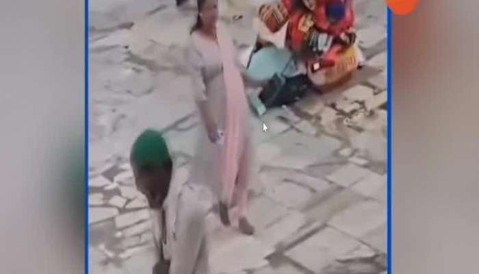 Woman Dancing At Dargah viral video