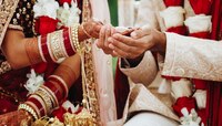 नववधूने संबंध ठेवण्यास दिला नकार, जबरदस्तीने स्पर्श केल्यानंतर नवऱ्याला बसला धक्का
