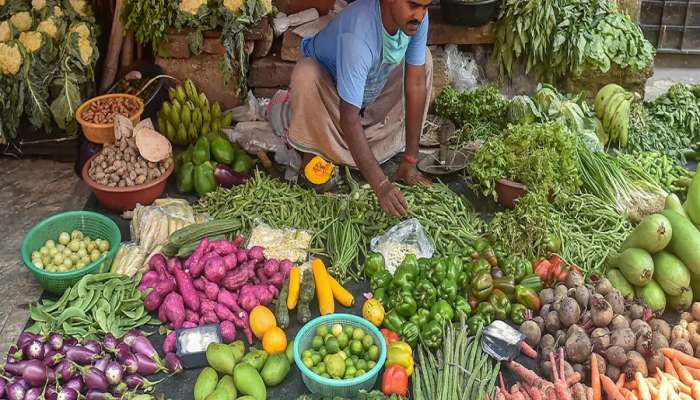 पालेभाज्यांचे दर कडाडले, कोथिंबीरच्या एका जोडीला 170 रुपयांचा भाव 