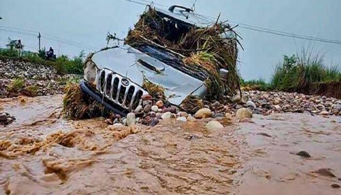 Monsoon Alert : पावसामुळं देशातील बहुतांश भागात पूरस्थिती; &#039;या&#039; राज्यांमध्ये जाणं टाळाच 