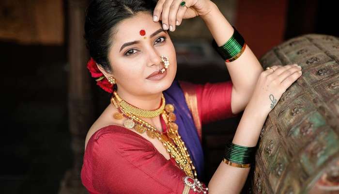 Marathi Actress Prajakta Mali, Prajakta mali saree look, प्राजक्ता माळीचा साडी लुक, nauvari saree, नऊवारी साडी लुक, प्राजक्तराज ब्रँड, प्राजक्ता माळी, prajakta mali nauvari saree look, Prajakta m