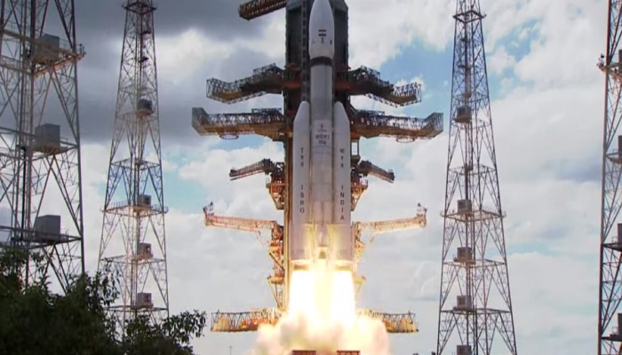 Chandrayaan 3 Launch Video : जय हो! चांद्रयान 3 सह भारताच्या महत्वाकांक्षा अवकाशात झेपावल्या; पाहा...