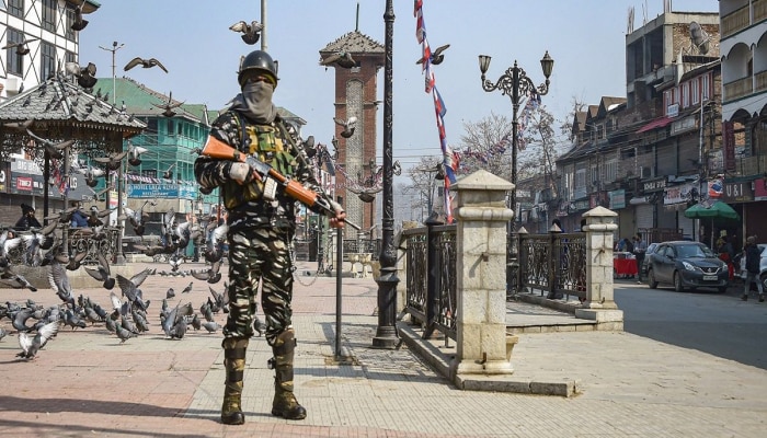 Jammu Kashmir Terrorist Attack : अनंतनागमध्ये दहशतवादी हल्ला; 2 स्थलांतरित मजुरांवर गोळीबार 