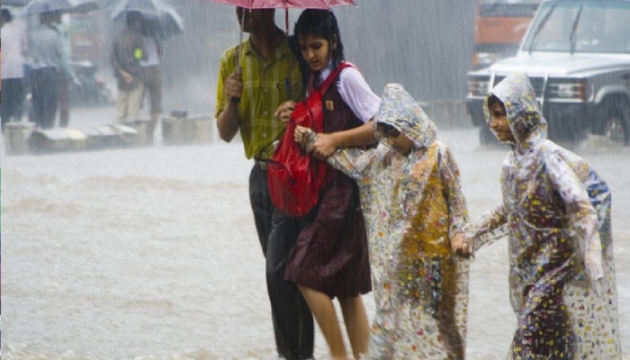 Monsoon : मुंबई, ठाणे, रायगड जिल्ह्यातल्या शाळांना सुट्टी, मुसळधार पावसामुळे मुख्यमंत्र्यांची घोषणा 