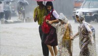 मुंबई, ठाणे, रायगड जिल्ह्यातल्या शाळांना सुट्टी, मुसळधार पावसामुळे घोषणा