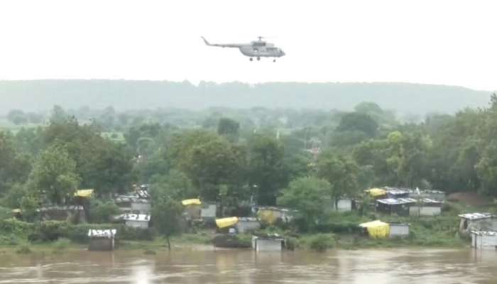 यवतमाळ येथे पावसाचा हाहाकार! 97 जण पुरात अडकले, हेलिकॉप्टरच्या मदतीनं सुटका 