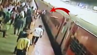 धो धो पाऊस अन् घसरला प्रवाशी, RPF जवानांनी असे वाचवले प्राण; पाहा थरारक Video