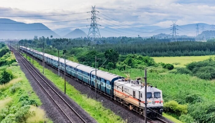 Indian Railway : भारतीय रेल्वेचा नवा नियम; तिकीट काढताना ही एक चूक अजिबात करु नका 