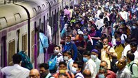 लोकल प्रवाशांसाठी रेल्वेचे गिफ्ट, मुंबई उपनगर आणि लांब पल्ल्यांच्या गाड्या..
