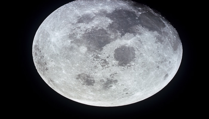 Chandrayaan 3 चंद्रावर जातंय खरं पण, या चांदोमामाचं नेमकं वय माहितीये? 
