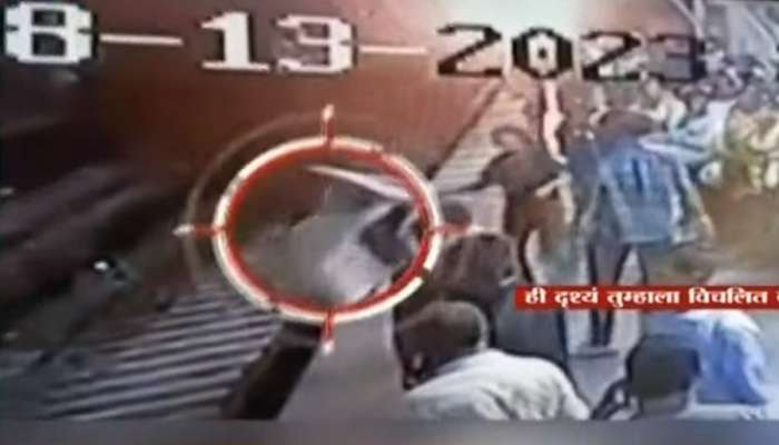 कानाखाली मारल्याने रुळावर पडलेल्या तरुणाला लोकलने चिरडले; मुंबईतील घटना CCTV त कैद