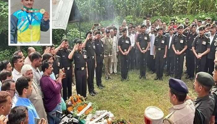 शहीद जवानाचं पार्थिव पोहोचण्याआधीच गावकऱ्यांनी पूर्ण केली त्याची इच्छा; जमिनी दान करुन टाकल्या अन्...