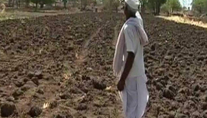 'दुष्काळ आपल्या दारी' शरद पवार गटाची राज्य सरकारवर सडकून टीका... 18 जिल्ह्यातील खरीप वाया