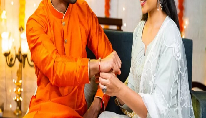 Raksha Bandhan 2023 : तुम्हाला भाऊ नाही? मग यांना बांधा राखी 