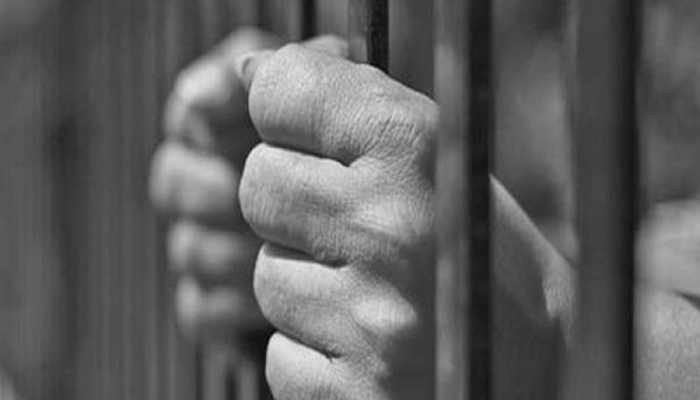इंदापूरमध्ये धक्कादायक घटना, शेतमजुरावर कोयत्याने वार... क्षुल्लक कारणावरुन निर्घृण हत्या