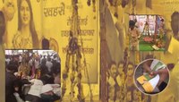 एकनाथ खडसेंच्या लाडूतुलेनंतर गोंधळ, लाडू हिसकावून खाण्यासाठी तोबा गर्दी