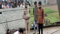 चोरी करुन पळून जाताना 11 हजार व्होल्टच्या तारेला चिकटला, छतावर तडफडून मृत्यू
