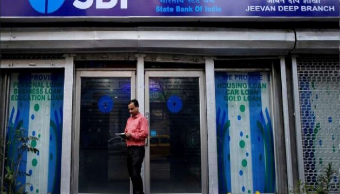 कर्ज वसुलीसाठी SBI ची अनोखी आयडीया, फोन न उचलणाऱ्या ग्राहकांच्या थेट घरी पाठवले...