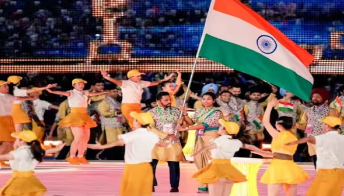 #AsianGames2023 : हरमनप्रीत-लवलीने Asian Games मध्ये केलं भारताचं नेतृत्व, पाहा Opening Ceremony चे फोटो 