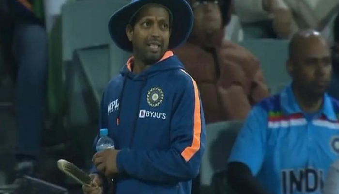 बाऊंड्री लाईनवर कायम हातात ब्रश घेऊन दिसणारा 'हा' माणूस आहे Team India चा आधार; त्याचं काम माहितीये? 