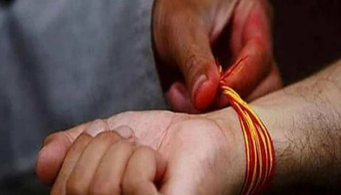 Kalava Astro Tips: 'या' राशींच्या व्यक्तींनी हातात चुकूनंही बांधू नये कलावा; शनीदेव होतील नाराज