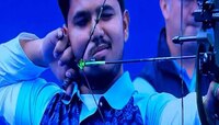 काड्यांपासून सुरुवात, सोशल मीडियापासून अलिप्त अन्...; ओजस देवतळेला आशियाई स्पर्धेत त