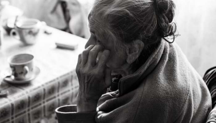 चार मुलं असूनही एकटीच राहायची 90 वर्षांची महिला, वृद्धेसोबत घडलं भयंकर, मुलांना पत्ताच नाही