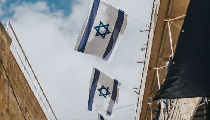 तुम्हाला माहित आहे का ; इस्रायलच्या राष्ट्रध्वजात निळा तारा का आहे?