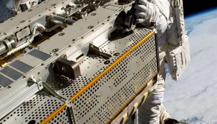 स्पेस स्टेशनवर जंगी पार्टी; अंतराळवीरांनी स्वादिष्ट पदार्थांवर मारला ताव