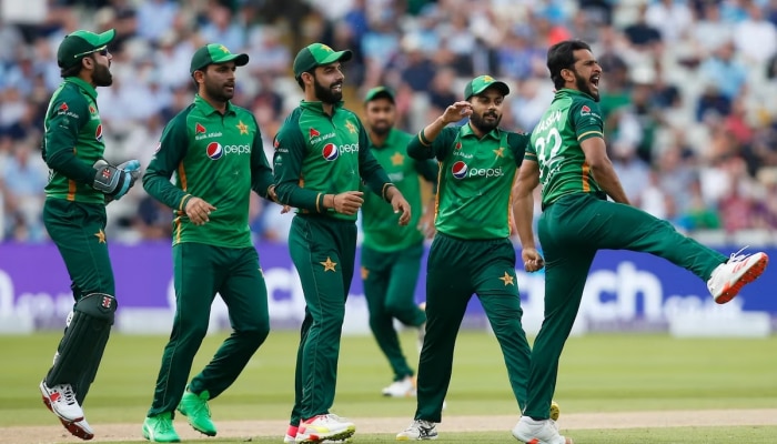 World Cup : पाकिस्तानच्या टीमला आजारपणाचं ग्रहण; कोरोना, डेंग्यूच्या टेस्टनंतर &#039;या&#039; खेळाडूला केलेलं क्वारंटाईन 