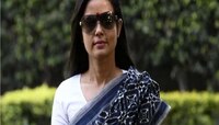 'महुआ मोईत्रांनी लोकसभेत प्रश्न विचारण्यासाठी मला...'; व्यावसायिकाच्या आरोपांनी एकच 