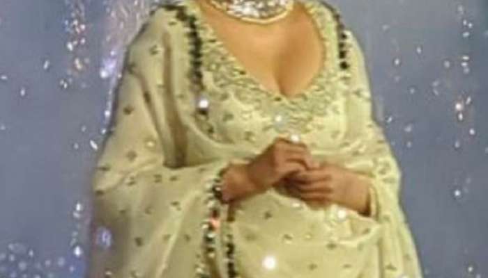 sonam kapoor ramp walk after pregnancy gets trolled by netizens 