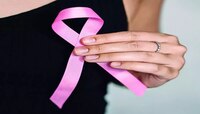 वेदनारहित गाठ असू शकते Breast Cancer चं लक्षण, महिलांनी 'या' चाचण्या करून घ्याव्याच