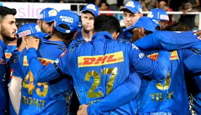 IPL 2024 : लिलावापूर्वी मुंबई इंडियन्सने मारली बाजी; संघात 'या' स्टार ऑलराऊंडरची अचानक एन्ट्री!